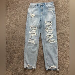 American Eagle Outfitters Light Blue Distressed Curvy Mom Jean